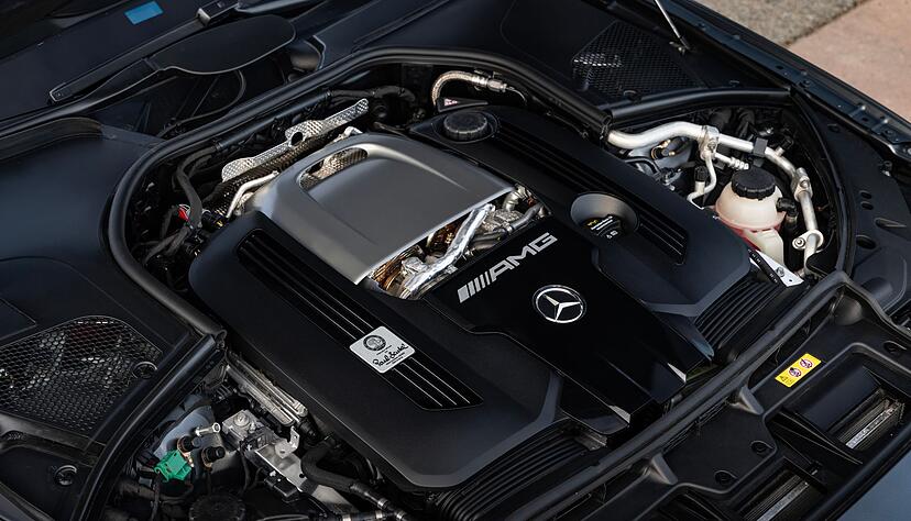 Herzstück des AMG S63 ist der bekannte 4,0-Liter-V8-Turbo. Unterstützung bekommt er von einem 140 kW/190 PS starken Elektromotor an der Hinterachse.