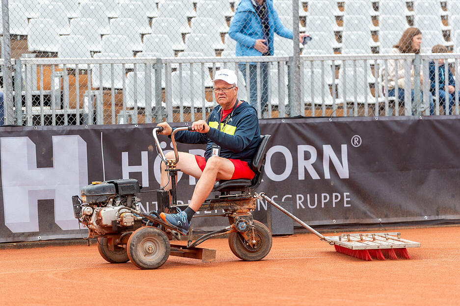 Regenschauer st&ouml;rten den gesamten Turnierverlauf.