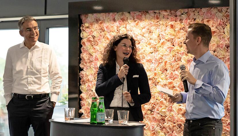 Douglas-Finanzchef Michael Rauch und Tina M&uuml;ller, die oberste Douglas-Managerin, besuchten den Parfumdreams-Gr&uuml;nder Kai Renchen (rechts) schon kurz nach der &Uuml;bernahme in Pfedelbach.
Douglas