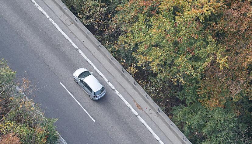 Die Autobahn 8 ist für Reisende nach München in der Nacht zum Sonntag bei Mühlhausen gesperrt. (Archivfoto). Die Autobahn 8 ist für Reisende nach München in der Nacht zum Sonntag bei Mühlhausen gesperrt. (Archivfoto).