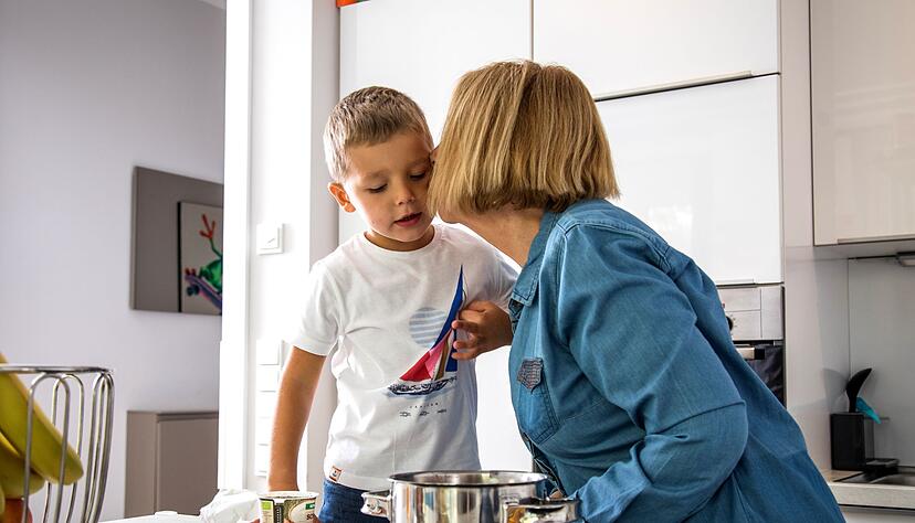 «Du bist gut, so wie du bist»: Kinder, die diese Botschaft hören, sind später weniger anfällig für negative Kommentare von anderen. «Du bist gut, so wie du bist»: Kinder, die diese Botschaft hören, sind später weniger anfällig für negative Kommentare von anderen.
