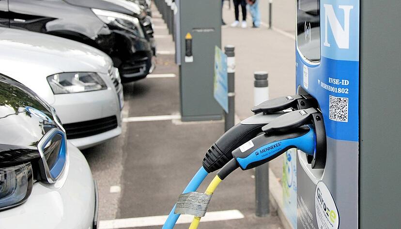 Derzeit gibt es im Heilbronner Stadtgebiet f&uuml;r E-Fahrzeuge 188 &ouml;ffentlich zug&auml;ngliche Normalladepunkte und 18 Schnellladepunkte. Bis 2025 sollen 150 Lades&auml;ulen mit 300 Ladepunkten hinzukommen.
Foto: privat