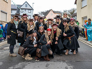Beim Rosenmontagsumzug zog ein bunter Lindwurm durch Obergimpern.