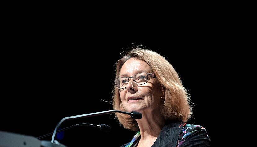 November 2018: Als Evelyne Gebhardt um ihren Wiedereinzug f&uuml;rchten muss, stellt sich die S&uuml;dwest-SPD auf einem Parteitag in Sindelfingen hinter sie. Foto: Marijan Murat