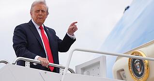 Donald Trump hätte gern den Friedensnobelpreis. Sein Amtsvorgänger Barack Obama hat ihn bereits. Donald Trump hätte gern den Friedensnobelpreis. Sein Amtsvorgänger Barack Obama hat ihn bereits.