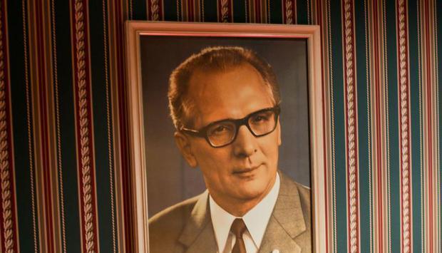 Für das Areal mit dem Honecker-Jagdhaus hatte Van der Valk 2,5 Millionen Euro geboten, für die zweite Hälfte 900 000 Euro. Foto: Jens Büttner