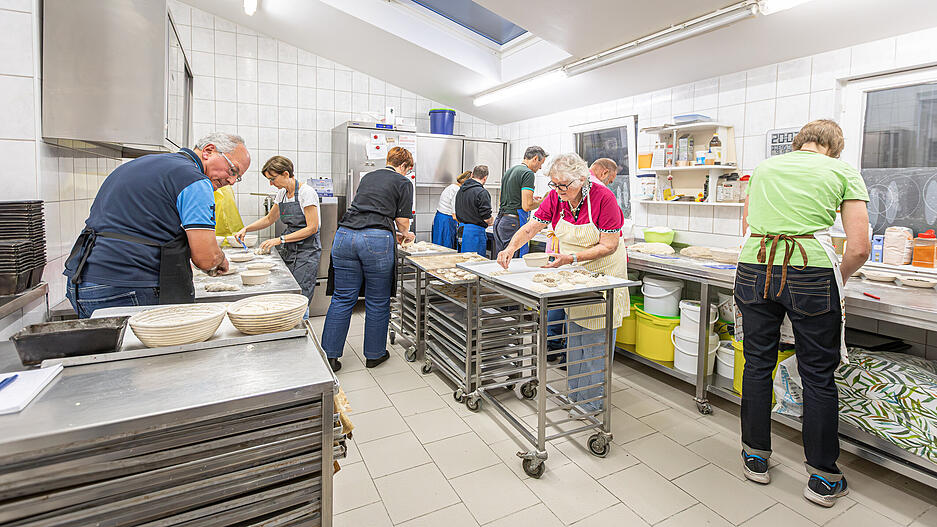 Hobbybäcker entdecken im Kurs die Geheimnisse von Kruste und Krume.