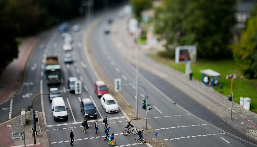 Kinder unter 6 Jahren und Senioren jenseits der 70 sind im Stra&szlig;enverkehr besonders gef&auml;hrdet.