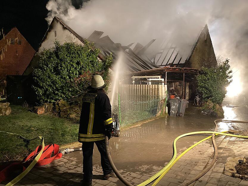 Schwerer Brand in Pferdestall in Neuenstadt-Kochertürn