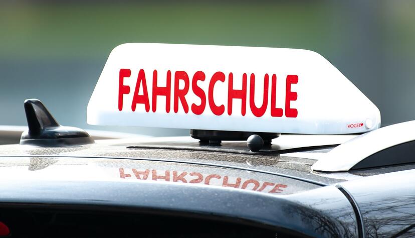Ein Fahrschüler ist mutmaßlich unter Kokaineinfluss auf der A7 unterwegs gewesen. (Symbolbild) Ein Fahrschüler ist mutmaßlich unter Kokaineinfluss auf der A7 unterwegs gewesen. (Symbolbild)