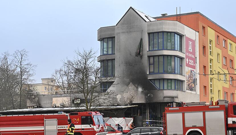 Bei einer Explosion und einem Brand in einem Restaurant in Tschechien sind sechs Menschen ums Leben gekommen. (Foto aktuell) Bei einer Explosion und einem Brand in einem Restaurant in Tschechien sind sechs Menschen ums Leben gekommen. (Foto aktuell)