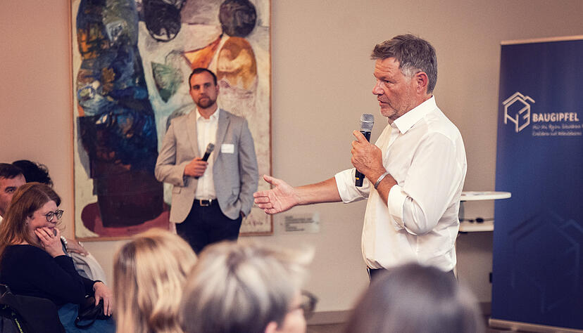 Auf Einladung von H3 Projektbau sprach der ehemalige Wirtschaftsminister und Vizekanzler Robert Habeck &uuml;ber "Bauen f&uuml;r die Gesellschaft".
