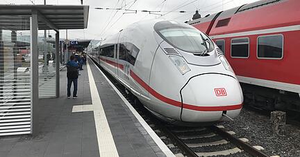 Eine ICE-Premiere gab es Ende April in Heilbronn. Im Zuge der Buga fuhr erstmals ein Intercity-Express im Hauptbahnhof ein. Foto: Carsten Friese