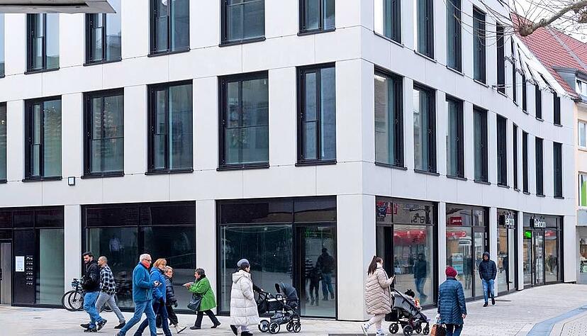 Die Heilbronner Ernst & Young-Filiale wechselt im vierten Quartal in das Cityhaus. Die 120 Mitarbeiter werden dort moderne Büros beziehen. Die Heilbronner Ernst & Young-Filiale wechselt im vierten Quartal in das Cityhaus. Die 120 Mitarbeiter werden dort moderne Büros beziehen.