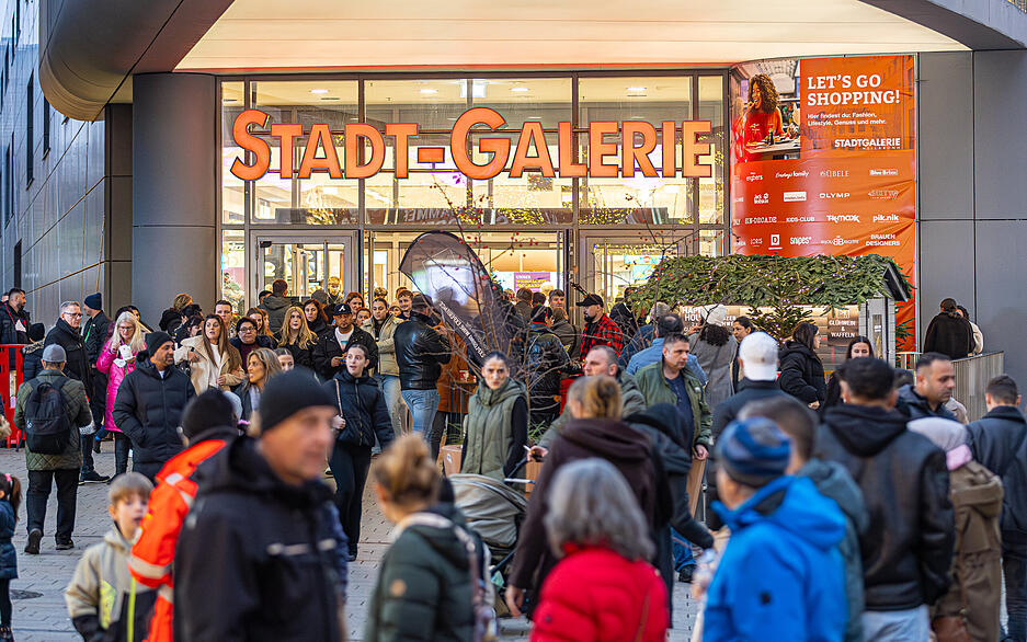 Die Heilbronn Marketing Gmbh (HMG) hat ermittelt, dass in der dritten Adventswoche rund 270.000 die Innenstadt besucht haben. Die Heilbronn Marketing Gmbh (HMG) hat ermittelt, dass in der dritten Adventswoche rund 270.000 die Innenstadt besucht haben.