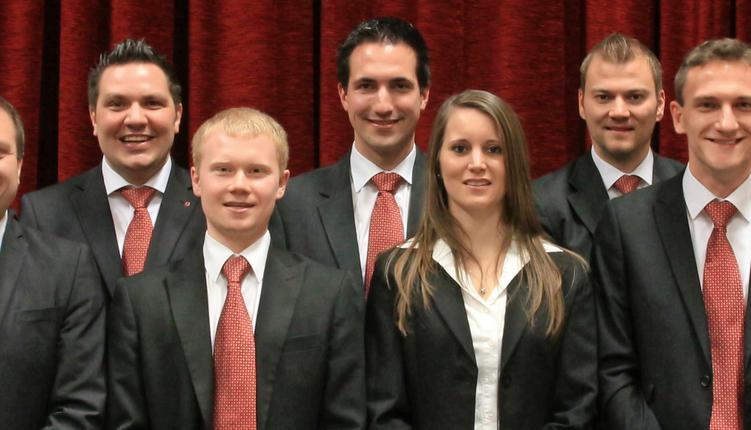 Neuer Ausschuss der Schiedsrichtergruppe Kocher/Jagst (von links): Uwe Waizmann (TSV Brettach), Tobias Winter (Spvgg Oedheim), Sascha Wirth (TSV Viktoria Stein), David Schmid (TSV Neuenstadt), Michael F&auml;hrmann (VfB Stuttgart), Maike Gonser (SG Gundelsheim), Benjamin Schmidt (VfL Obereisesheim) Danny Kapell (Spfr Tiefenbach), Dennis Wirth (TSV Viktoria Stein). Es fehlt: Tobias Hauck (TG Offenau).Foto: privat