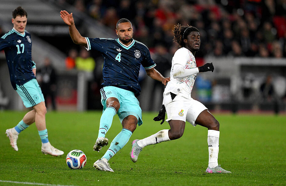 Jonathan Tah: Hatte wenig zu tun in Halbzeit eins gegen einen offensivschwachen Gegner. Auswechslung zur Pause. Note: 3 Jonathan Tah: Hatte wenig zu tun in Halbzeit eins gegen einen offensivschwachen Gegner. Auswechslung zur Pause. Note: 3