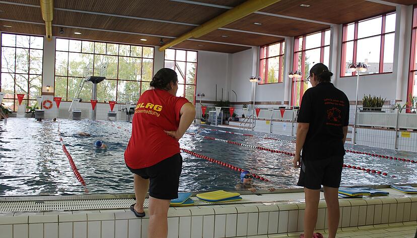 Im vergangenen Oktober konnte die DLRG-Ortsgruppe Gemmingen für einige Tage ins Hallenbad. Das war seitdem nicht mehr möglich.
Foto: Archiv/Hofmann