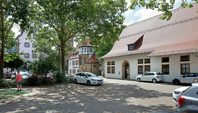 Der Platz beim Zweiradmuseum, wo ehemals die Weingärtnergenossenschaft untergebracht war, soll weitgehend autofrei werden.