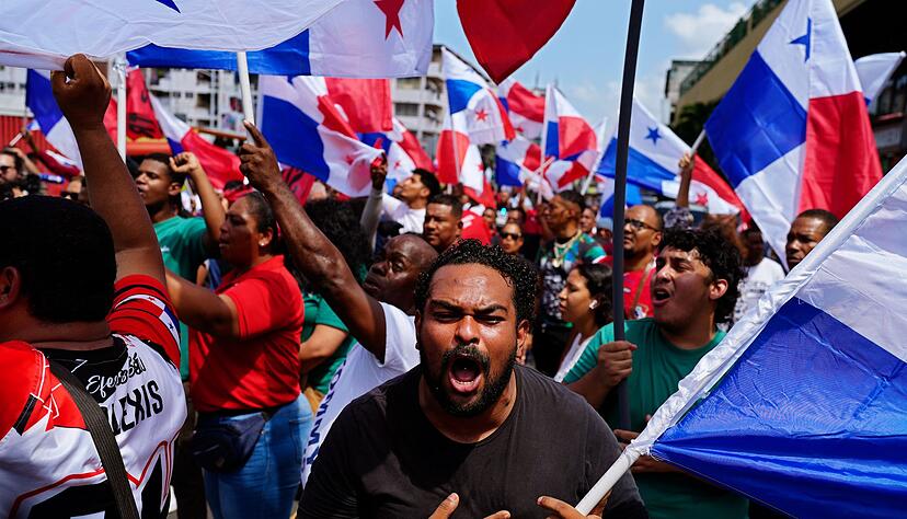 Demonstranten protestierten gegen die US-Ansprüche auf den Panamakanal. Demonstranten protestierten gegen die US-Ansprüche auf den Panamakanal.