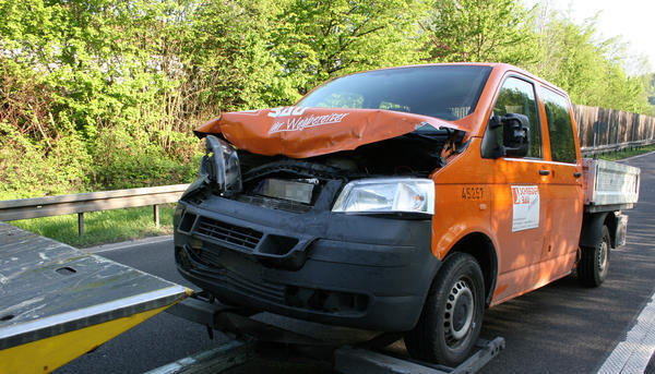 Schwerer Unfall auf B27 bei Neckarsulm Schwerer Unfall auf B27 bei Neckarsulm