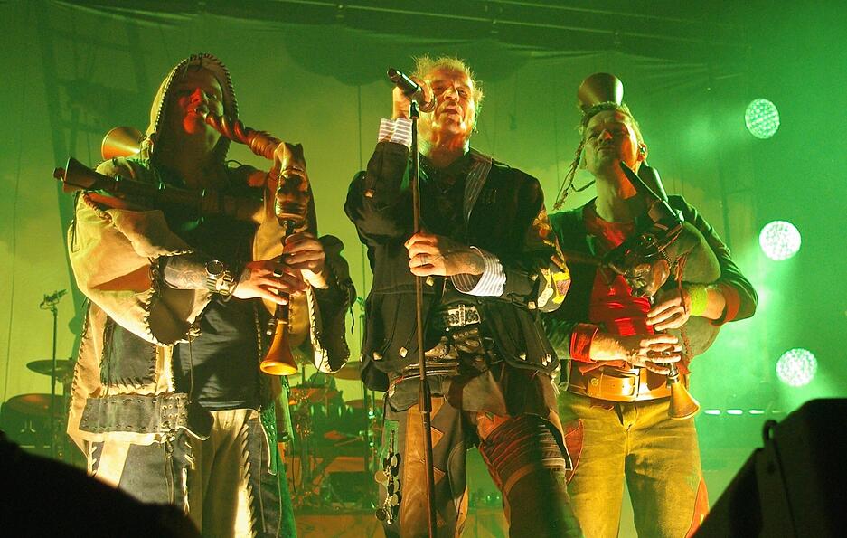 Mittlerweile ist In Extremo die erfolgreichste Band des Genres Mittelalterrock &ndash; und zeigte in Stuttgart am Samstag, dem 21. Dezember, warum.