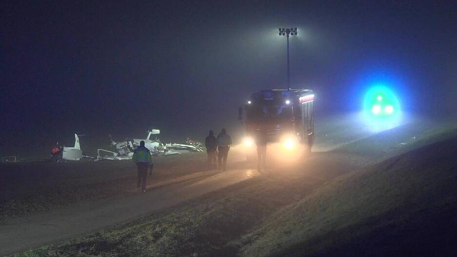 W&auml;hrend des Rettungseinsatzes musste der Flugbetrieb zwischen 17 und 18.30 Uhr eingestellt werden, teilte die Flughafen Stuttgart GmbH mit.