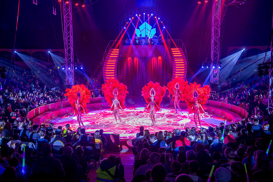 Der Verein Miteinander e.V. organisiert kostenlose Sondervorstellung im Weihnachtszirkus f&uuml;r rund 2000 Kinder.