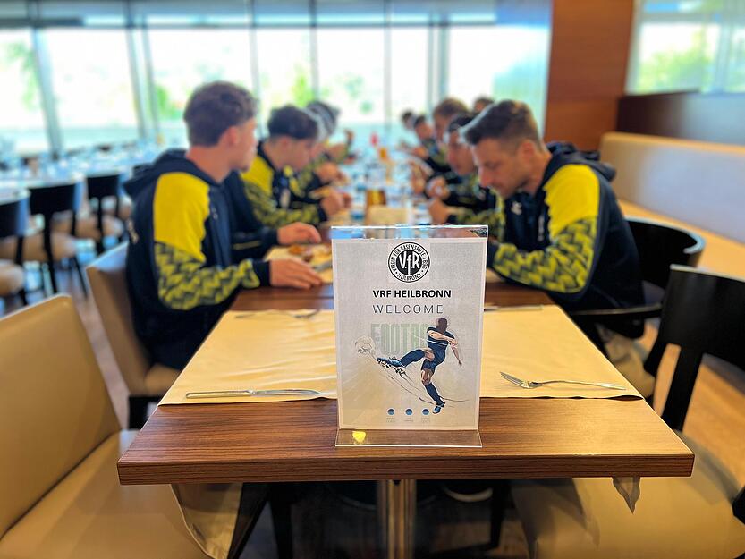 Kleiner Tippfehler bei der Begrüßung zum Mittagessen des VfR Heilbronn im Türkei-Trainingslager. Kleiner Tippfehler bei der Begrüßung zum Mittagessen des VfR Heilbronn im Türkei-Trainingslager.