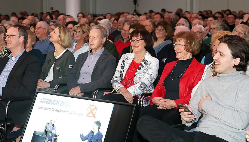 Blick in den Publikumsbereich beim Wahlcheck mit Robert Habeck. Foto: Veigel Blick in den Publikumsbereich beim Wahlcheck mit Robert Habeck. Foto: Veigel
