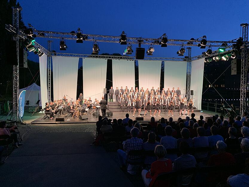 In dem eigens für das Chorfest initiierten Projekt ging der Chorverband mit den Zuhörern auf eine musikalische Zeitreise durch das 20. Jahrhundert. Foto: privat In dem eigens für das Chorfest initiierten Projekt ging der Chorverband mit den Zuhörern auf eine musikalische Zeitreise durch das 20. Jahrhundert. Foto: privat