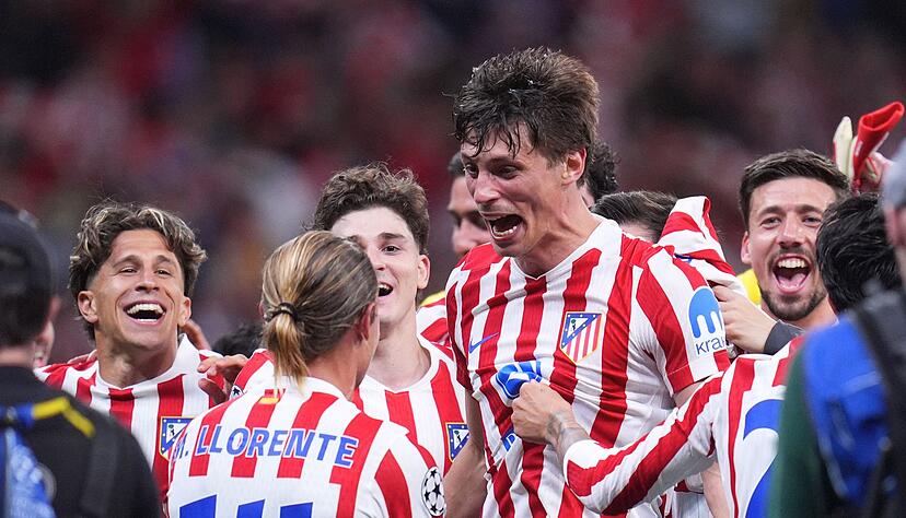 Die Spieler von Atl&eacute;tico Madrid feiern den Einzug in das Halbfinale.