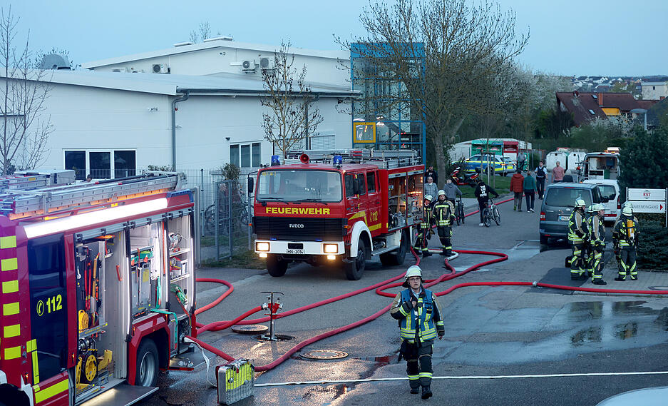 Brand in einem Landwirtschaftsmechanikerbetrieb in Oedheim Brand in einem Landwirtschaftsmechanikerbetrieb in Oedheim