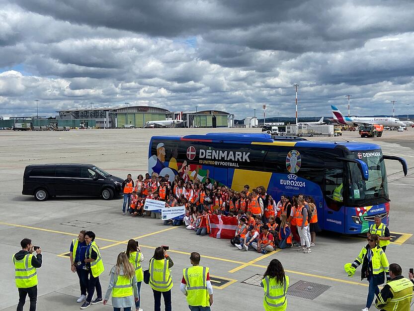 EM 2024: Dänemark landet am Flughafen Stuttgart