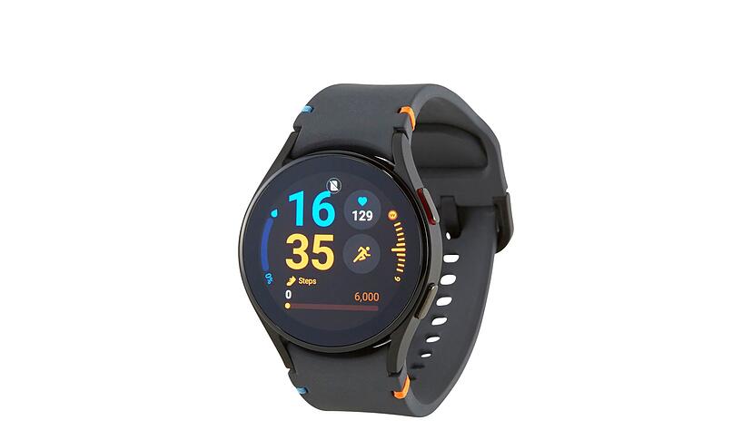 Preistipp: Die &laquo;Galaxy Watch FE&raquo; von Samsung kostet nur 163 Euro und ist insgesamt kaum schlechter (Gesamtnote 1,7) als die Testsieger.