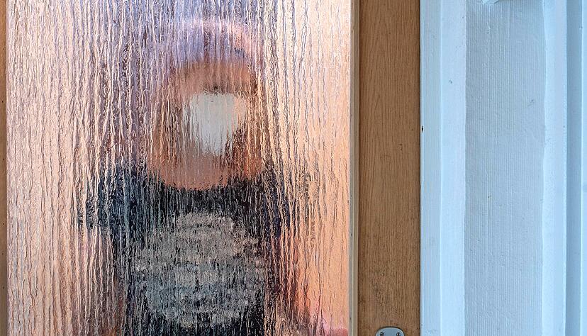 Absondern oder nicht? Nachdem die fünftägige Isolationspflicht bei einer Corona-Infektion im Land abgeschafft wurde, stellt sich die Frage neu. Absondern oder nicht? Nachdem die fünftägige Isolationspflicht bei einer Corona-Infektion im Land abgeschafft wurde, stellt sich die Frage neu.