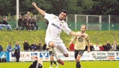 "Die frühe Führung war sicher gut für uns. Der Sieg war verdient und auch sehr wichtig".
Manfred Stephan "Die frühe Führung war sicher gut für uns. Der Sieg war verdient und auch sehr wichtig".
Manfred Stephan