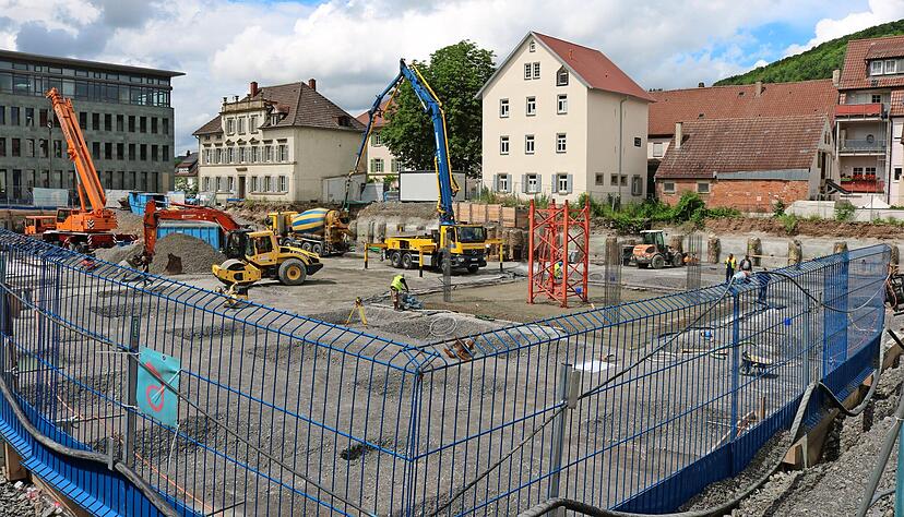 So sah es im Juli auf dem ehemaligen Peka-Areal in Künzelsau aus, wo zuvor in der Baugrube belastetes Material entdeckt worden war.
Fotos: Armin Rößler