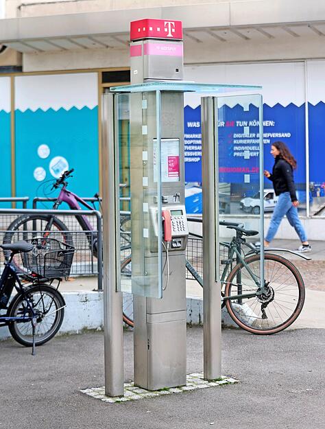 &Ouml;ffentlicher Freisprecher auf der Heilbronner Allee.