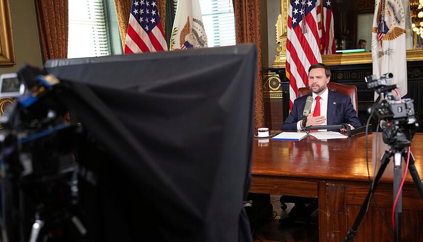 Im von Vance moderierten Podcast wurde Kirks Verm&auml;chtnis stark religi&ouml;s gerahmt.