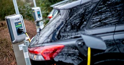 Die Nachfrage nach neuen E-Autos steigt wieder. Der Anteil reiner Elektrofahrzeuge an allen Neuzulassungen lag im vergangenen Monat bei rund 15 Prozent.