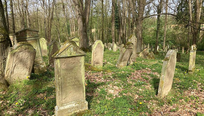 Ein jüdischer Friedhof liegt bei Bad Rappenau-Heinsheim.