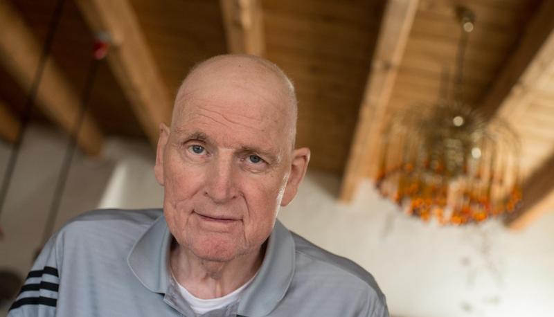 Lorenz Funk bei sich Zuhause in Greiling bei Bad Tölz (Bayern). Er holte mit der Eishockey-Nationalmannschaft 1976 Bronze bei den Olympischen Winterspielen in Innsbruck. Foto: Matthias Balk