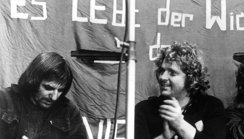 Weggef&auml;hrten:&nbsp;Rudi Dutschke (l.) und der sp&auml;tere Gr&uuml;nen-Politiker Daniel Cohn-Bendit. Foto: Manfred Rehm