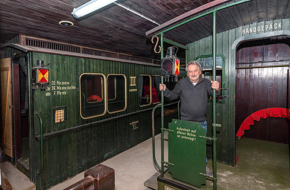 Rechts beim "Handgepäck" befand sich einst die Garderobe der Kult-Disco "Erschte Klass".