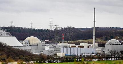 Blick auf das Kernkraftwerk.