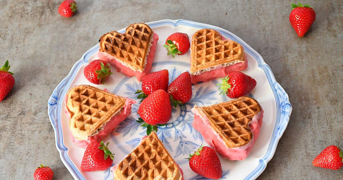 Eiskalte Idee: Saisonstart mit Sandwich-Erdbeereis - STIMME.de Eiskalte Idee: Saisonstart mit Sandwich-Erdbeereis - STIMME.de