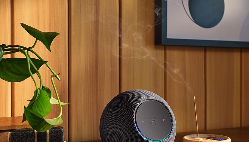 Großer Bruder: Amazons Echo Studio sieht aus wie ein großer Echo Dot. Großer Bruder: Amazons Echo Studio sieht aus wie ein großer Echo Dot.