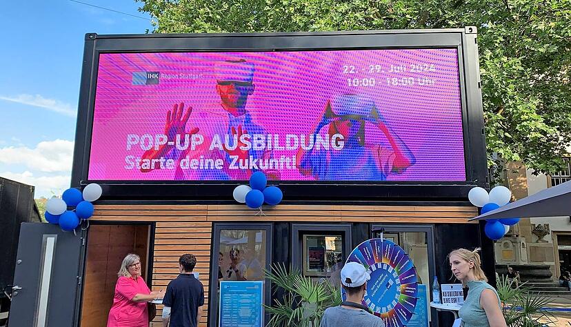 Mitten im Herzen von Stuttgart: Der erste Pop-Up-Store Baden-Württembergs solle junge Menschen für Ausbildungsberufe begeistern. Mitten im Herzen von Stuttgart: Der erste Pop-Up-Store Baden-Württembergs solle junge Menschen für Ausbildungsberufe begeistern.