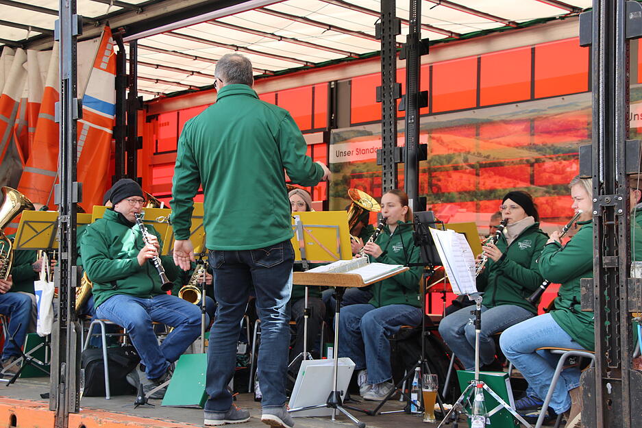 Auch musikalisch wird der Krautheimer Fr&uuml;hling untermalt.